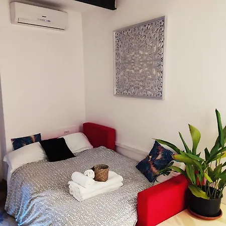 Nadia's Lovely - With Private Garden And Jacuzzi