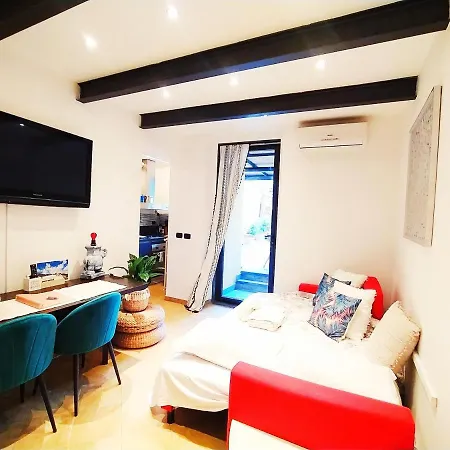 Nadia's Lovely - With Private Garden And Jacuzzi Firenze