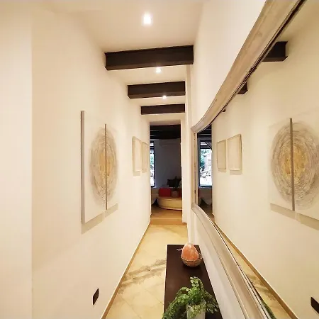 Nadia's Lovely - With Private Garden And Jacuzzi Apartment *