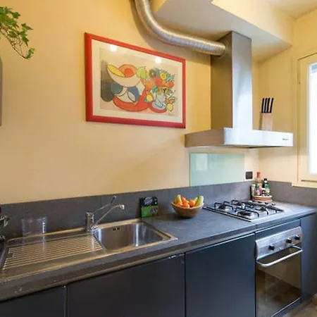 Nadia's Lovely - With Private Garden And Jacuzzi Apartment *