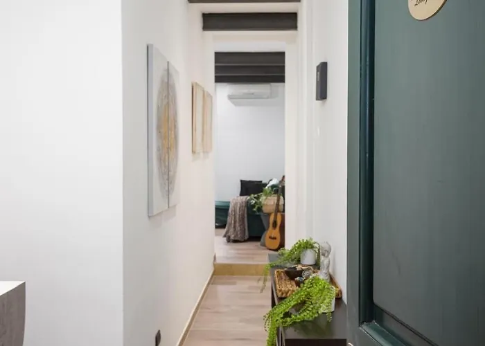 Nadia's Lovely - With Private Garden And Jacuzzi Lejlighed *