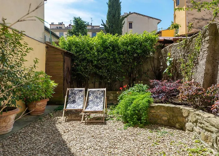 Nadia's Lovely - With Private Garden And Jacuzzi *