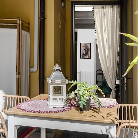 Nadia's Lovely - With Private Garden And Jacuzzi