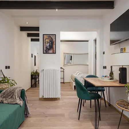 Nadia's Lovely - With Private Garden And Jacuzzi Apartment *