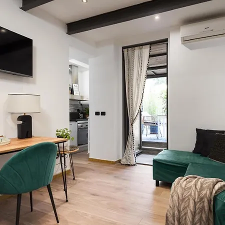 Nadia's Lovely - With Private Garden And Jacuzzi Apartment Florence